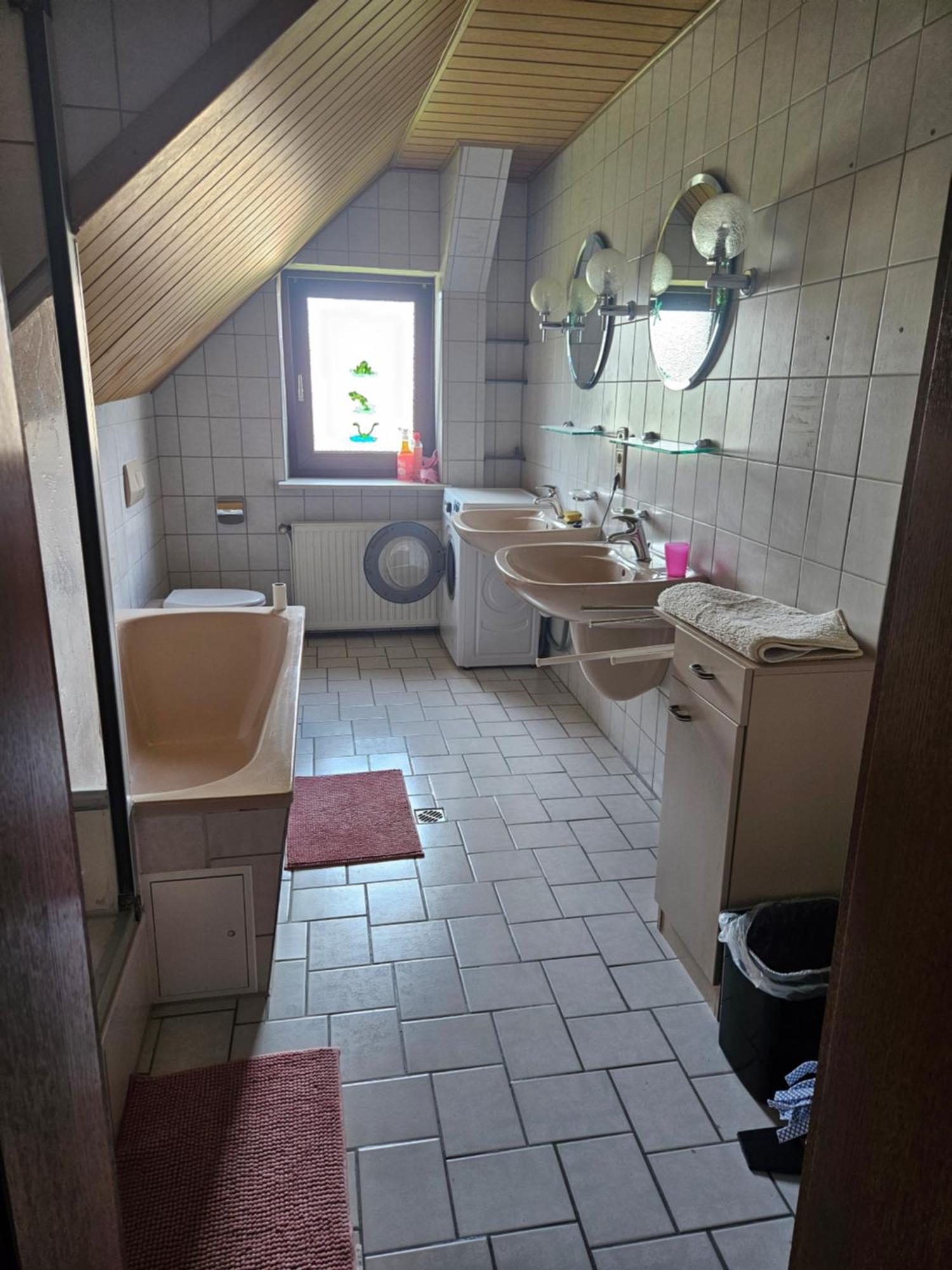 Karola Homestay *
